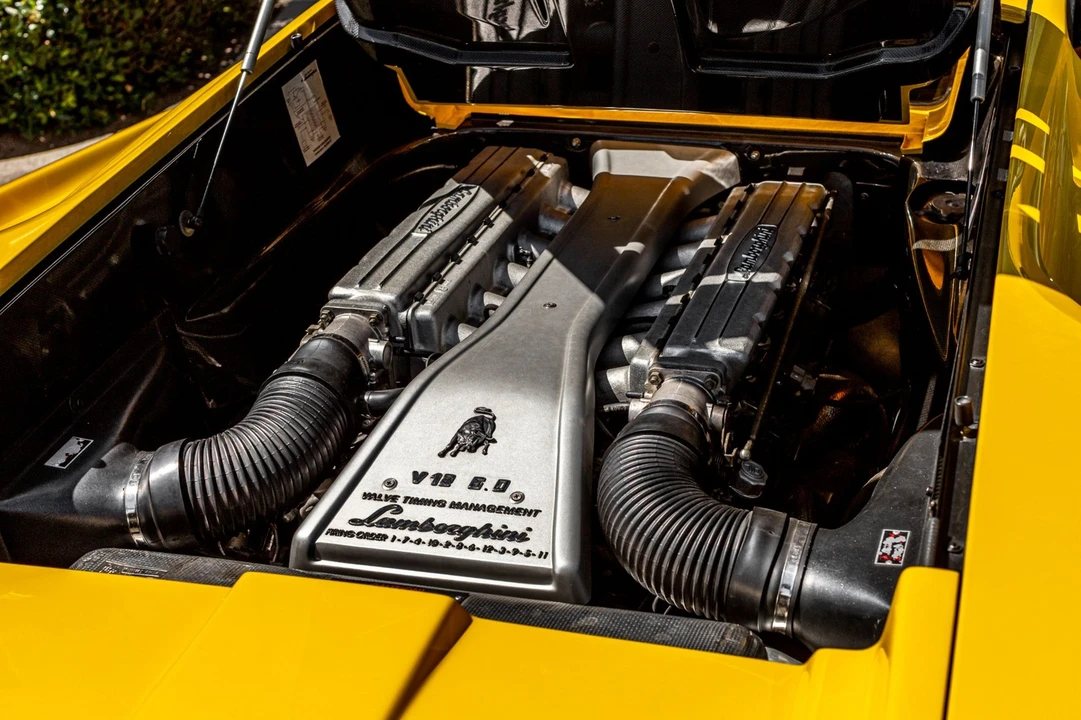 2001 Lamborghini Diablo VT - Image 17 of 31