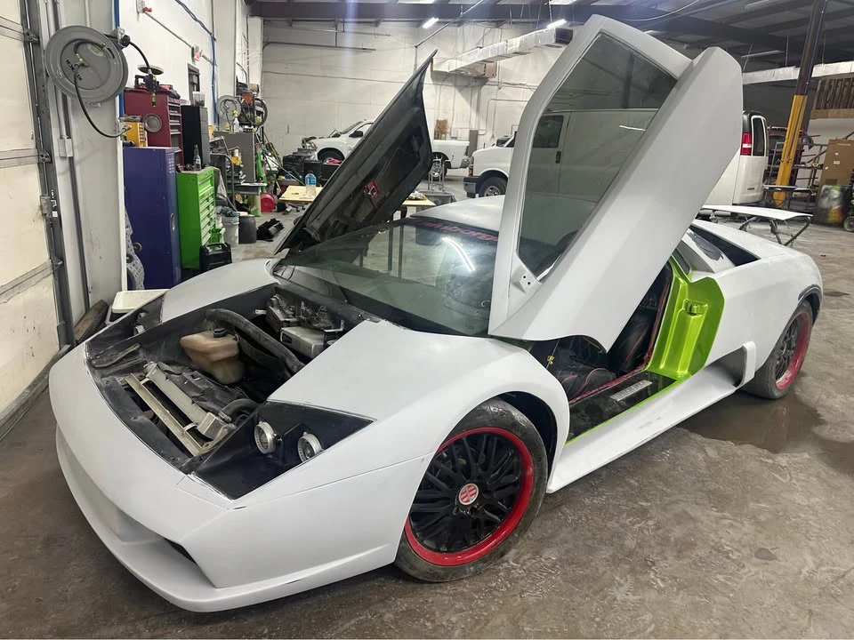 2001 Lamborghini Murcielago - Image 10 of 14
