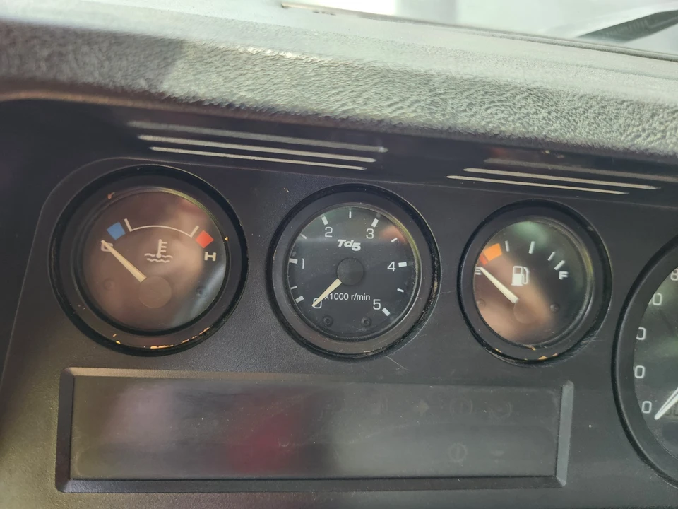 2001 Land Rover Defender - Image 23 of 31