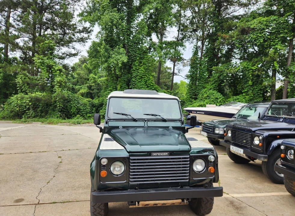 2001 Land Rover Defender - Image 11 of 31