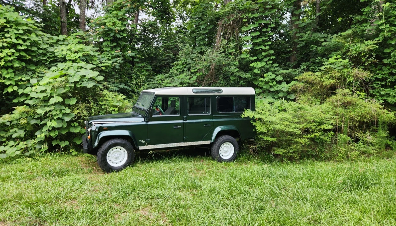 2001 Land Rover Defender - Image 2 of 31
