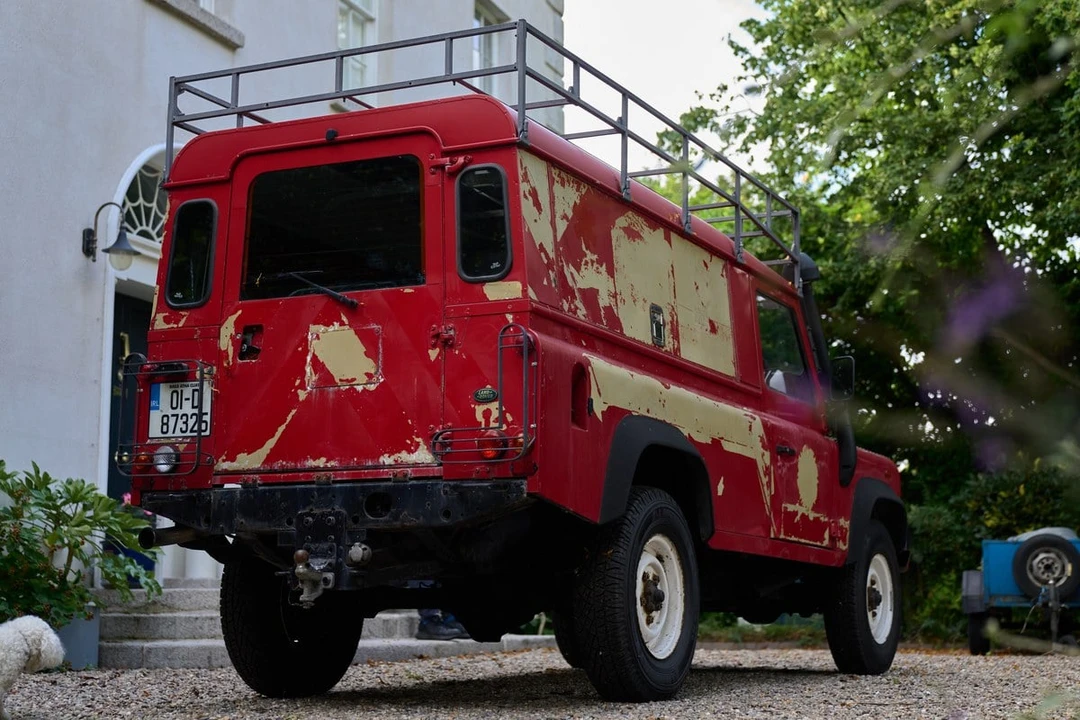 2001 Land Rover Defender 110 - Image 9 of 30