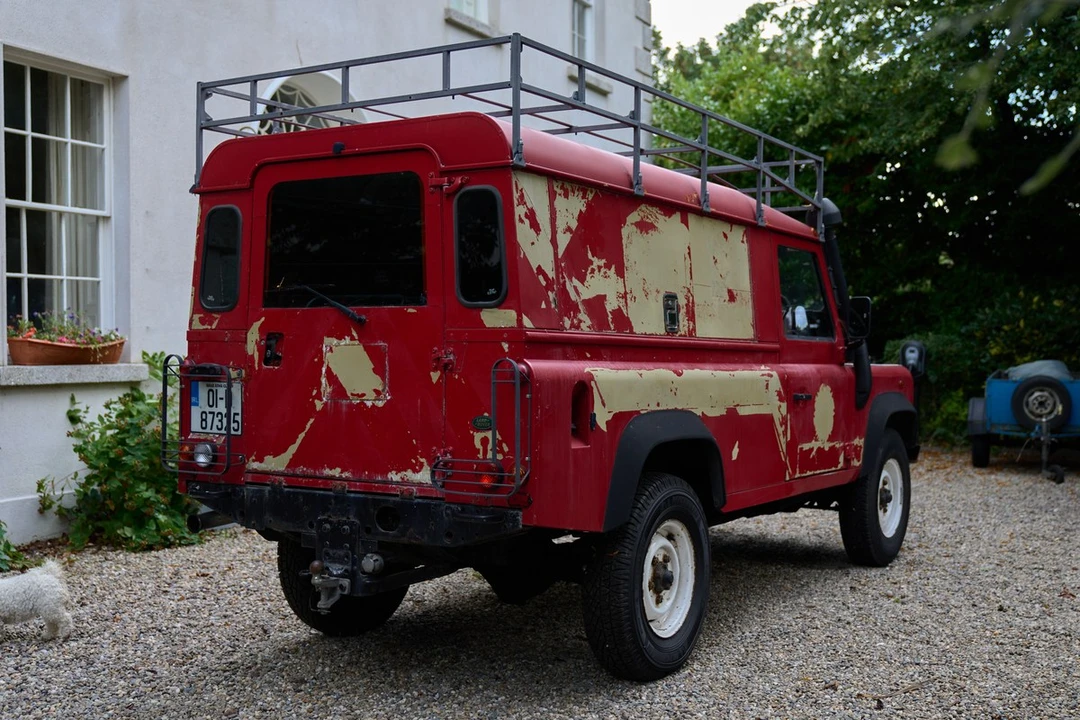 2001 Land Rover Defender 110 - Image 6 of 30