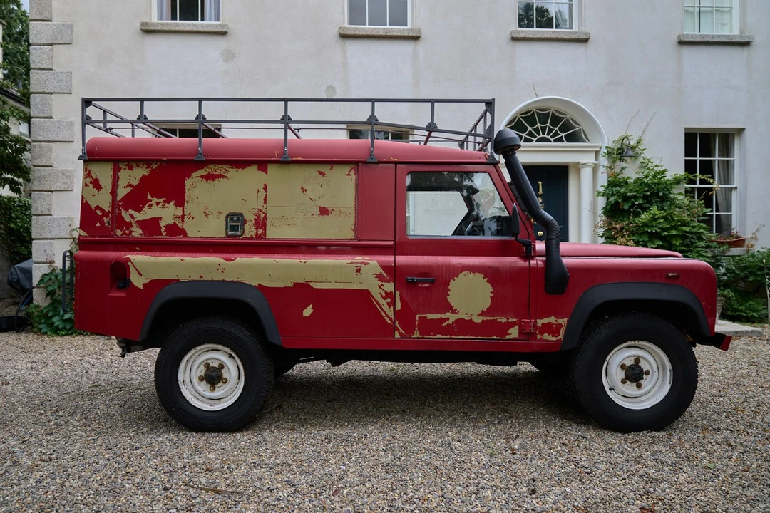 2001 Land Rover Defender 110 - Image 7 of 30