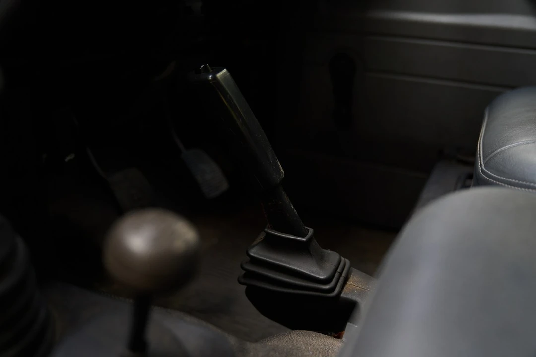2001 Land Rover Defender 110 - Image 23 of 30