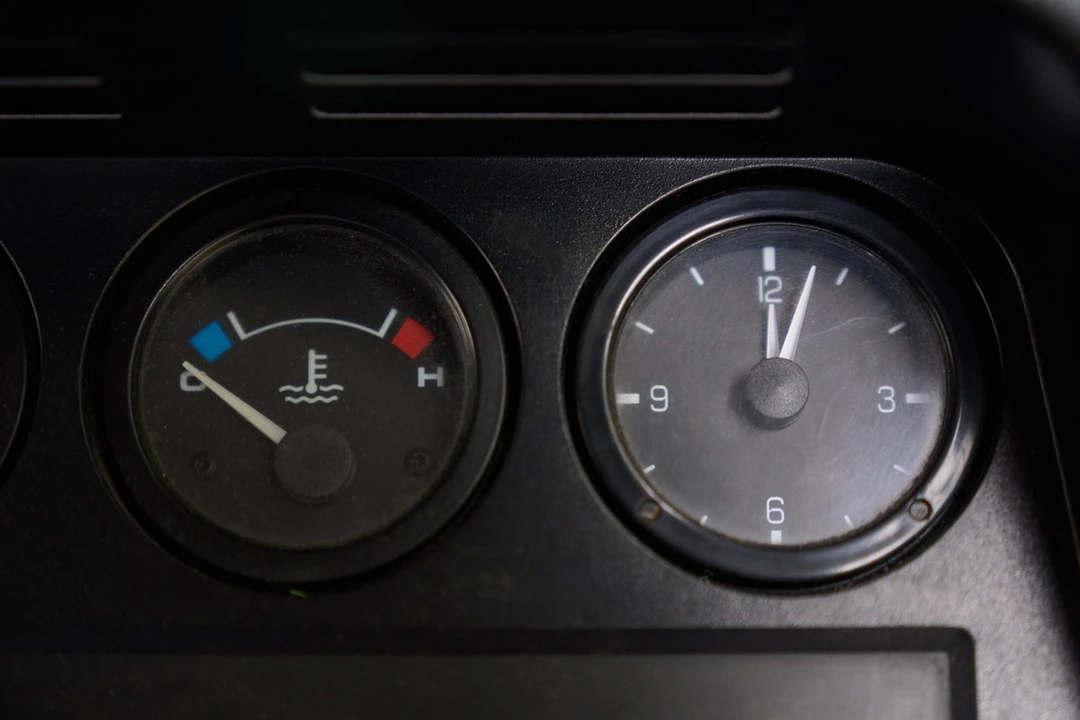 2001 Land Rover Defender 110 - Image 18 of 30