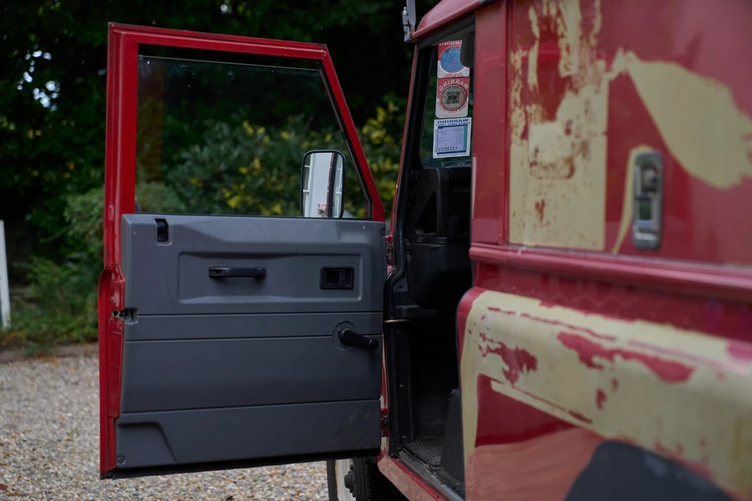 2001 Land Rover Defender 110 - Image 30 of 30