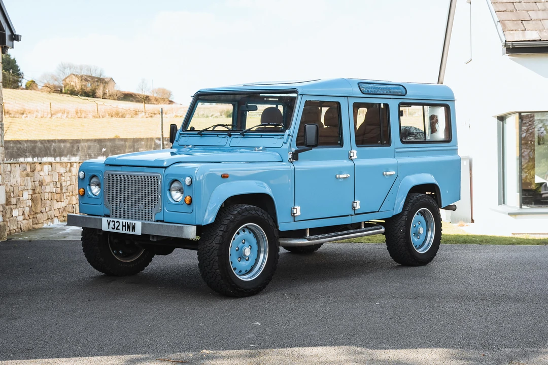 2001 Land Rover Defender 110 - Image 17 of 31