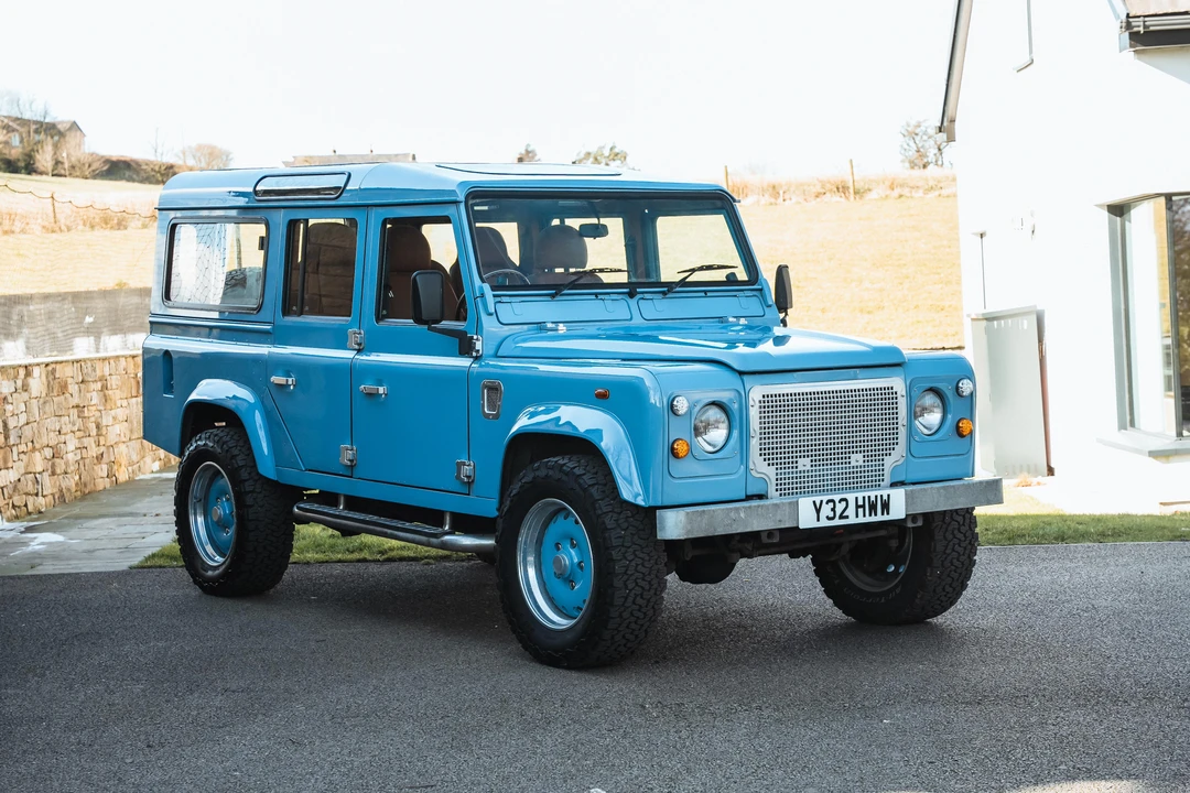 2001 Land Rover Defender 110 - Image 11 of 31