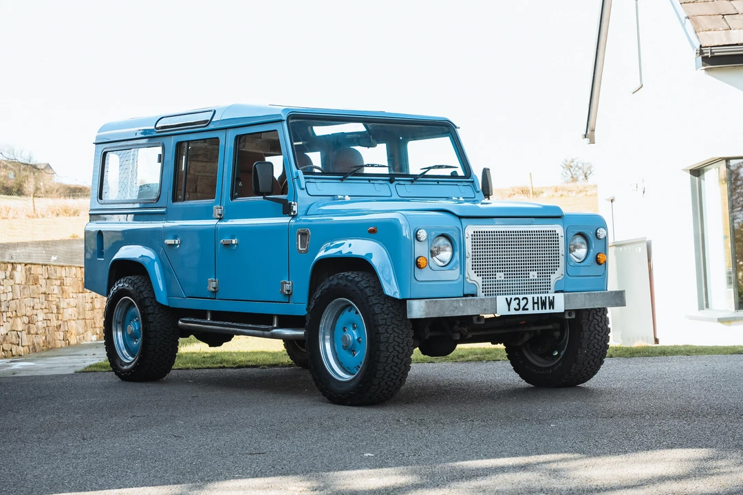 2001 Land Rover Defender 110 - Image 3 of 31