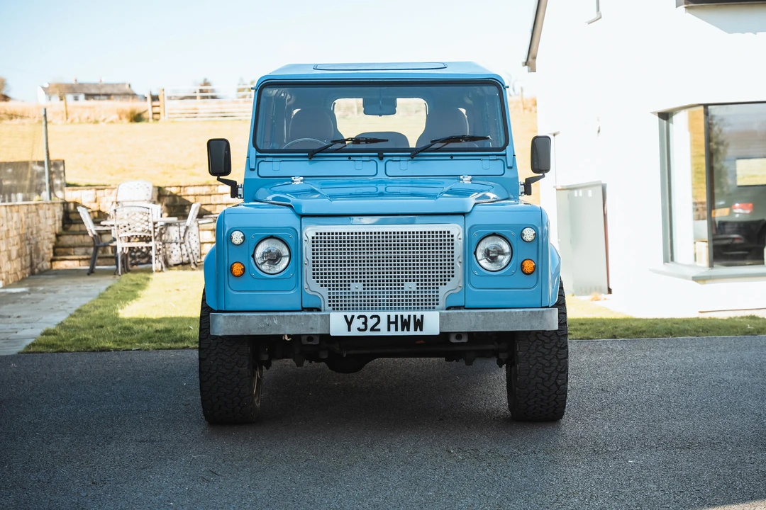 2001 Land Rover Defender 110 - Image 2 of 31