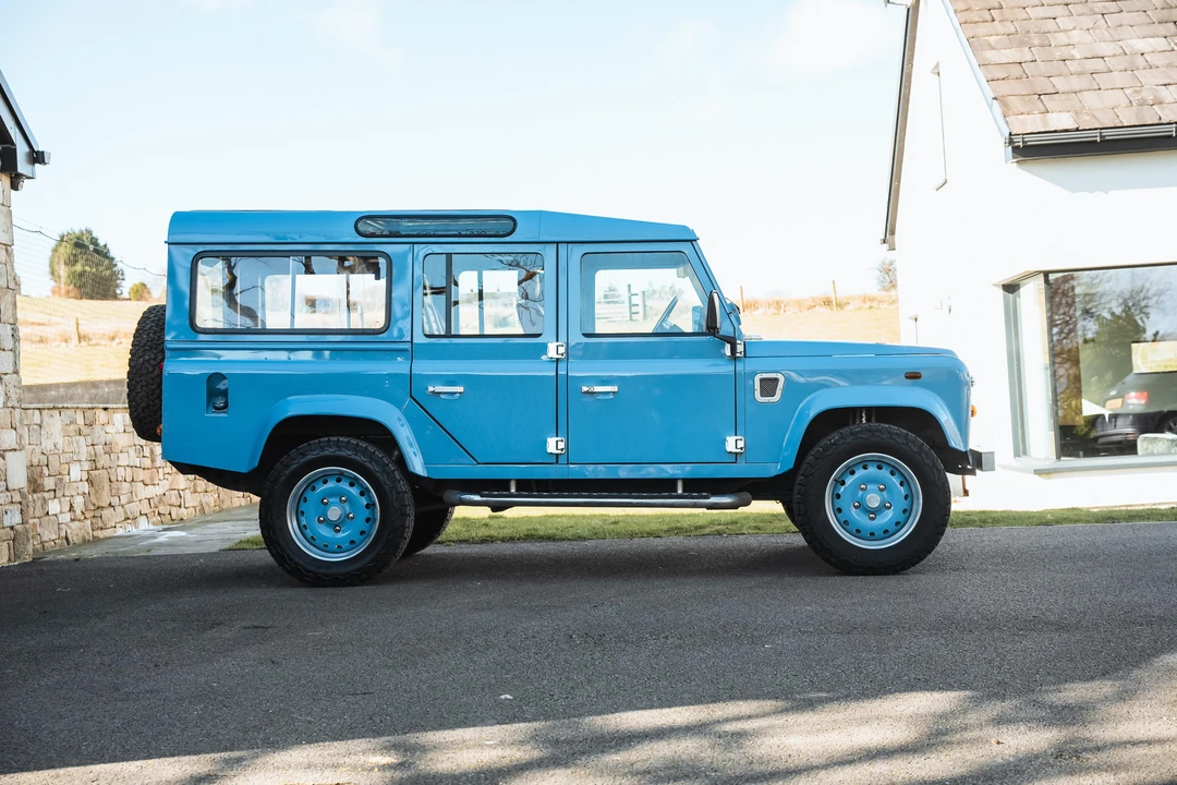 2001 Land Rover Defender 110 - Image 4 of 31