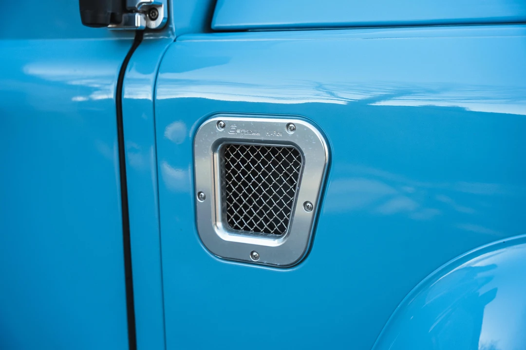 2001 Land Rover Defender 110 - Image 22 of 31