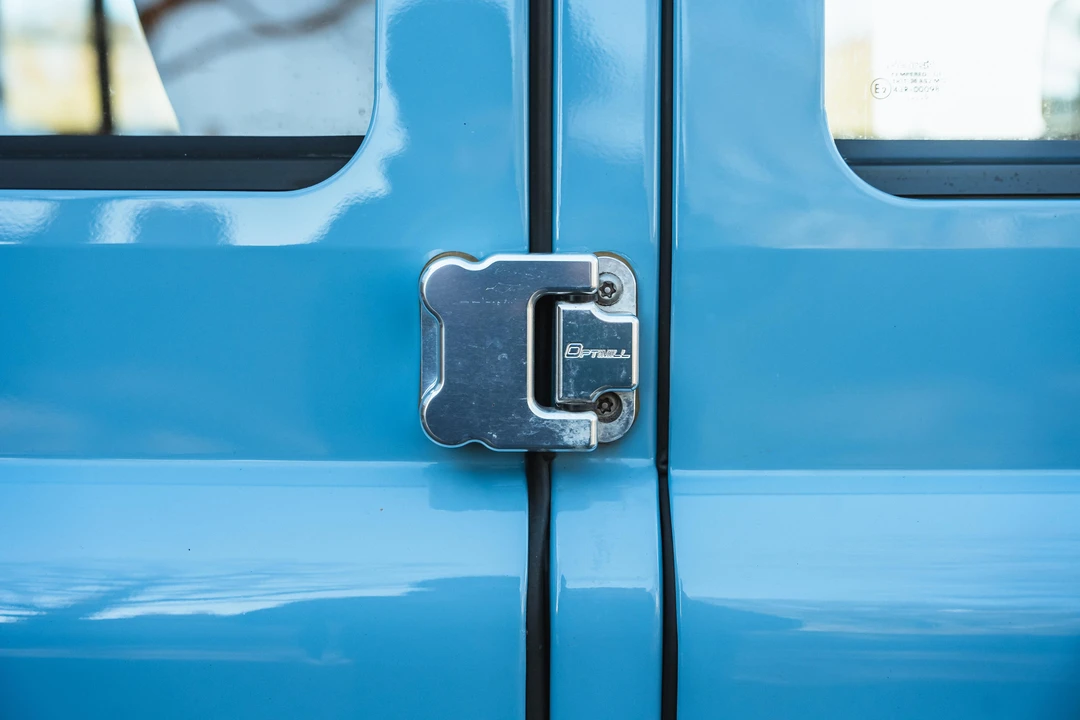 2001 Land Rover Defender 110 - Image 25 of 31