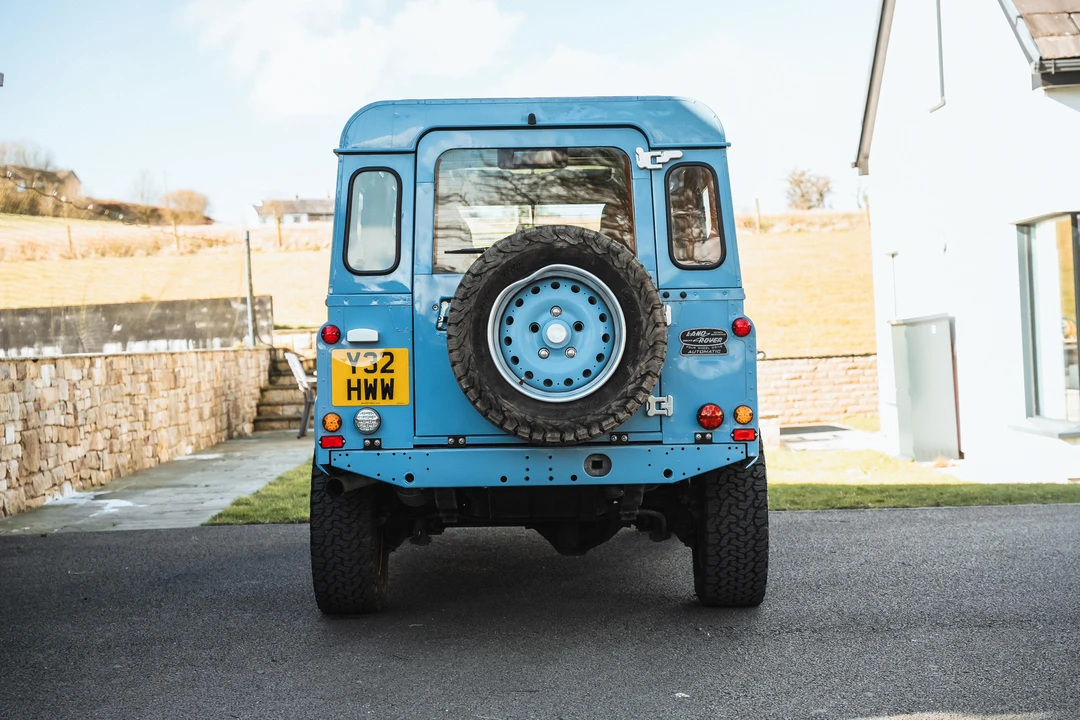 2001 Land Rover Defender 110 - Image 14 of 31