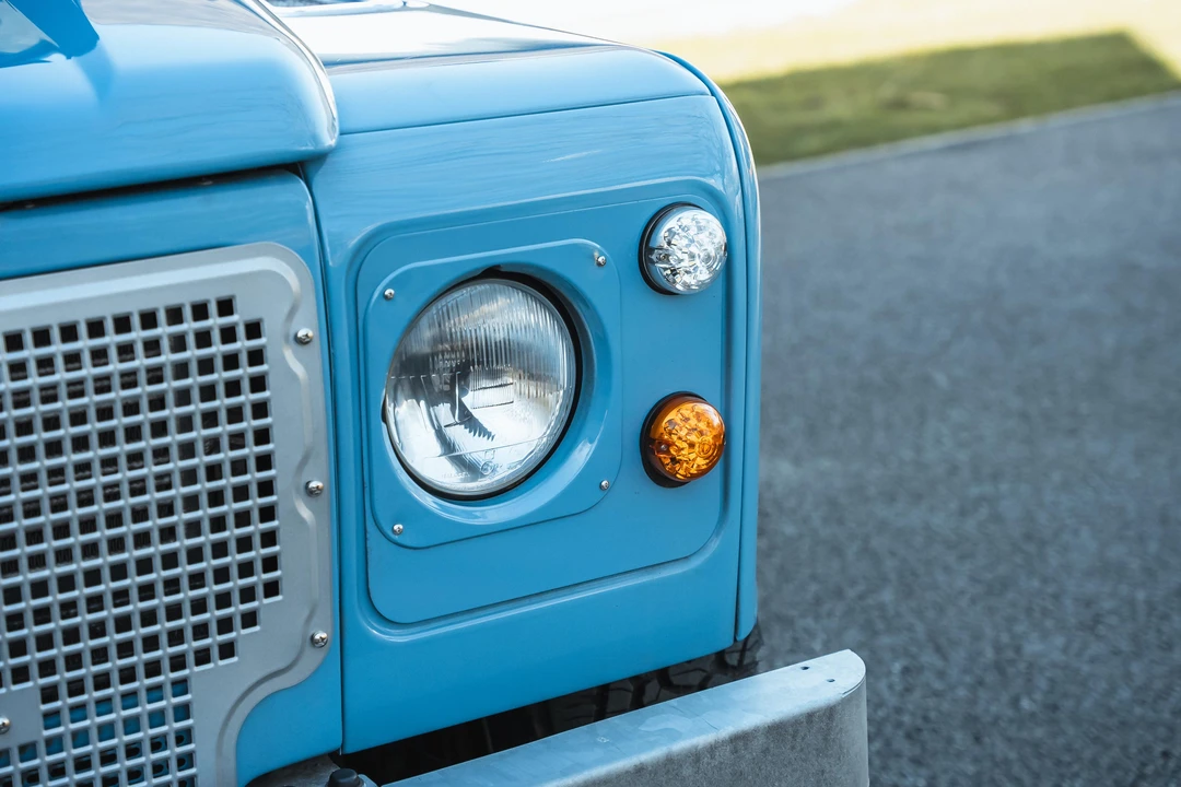 2001 Land Rover Defender 110 - Image 28 of 31