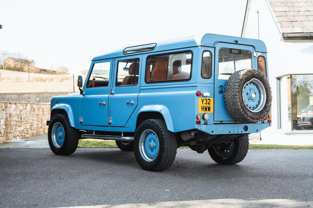 2001 Land Rover Defender 110 - Image 7 of 31