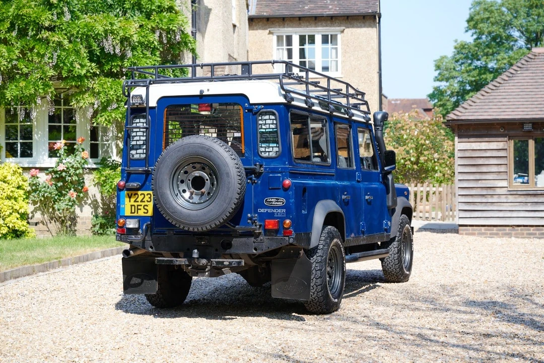2001 Land Rover Defender 110 - Image 14 of 30