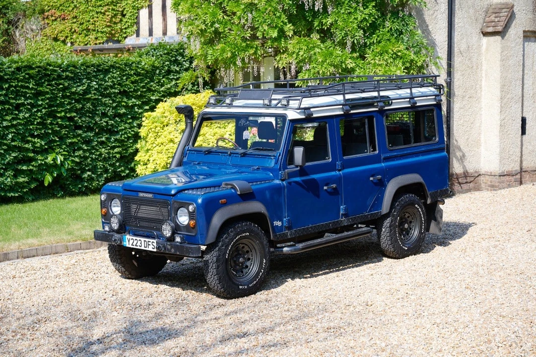 2001 Land Rover Defender 110 - Image 4 of 30