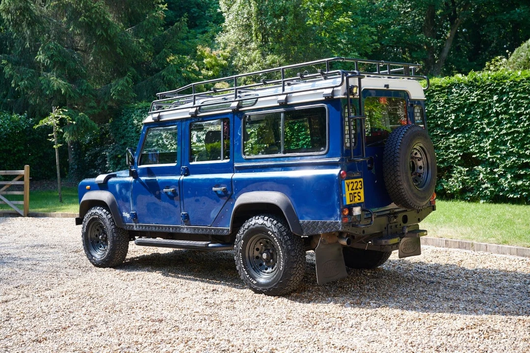 2001 Land Rover Defender 110 - Image 8 of 30