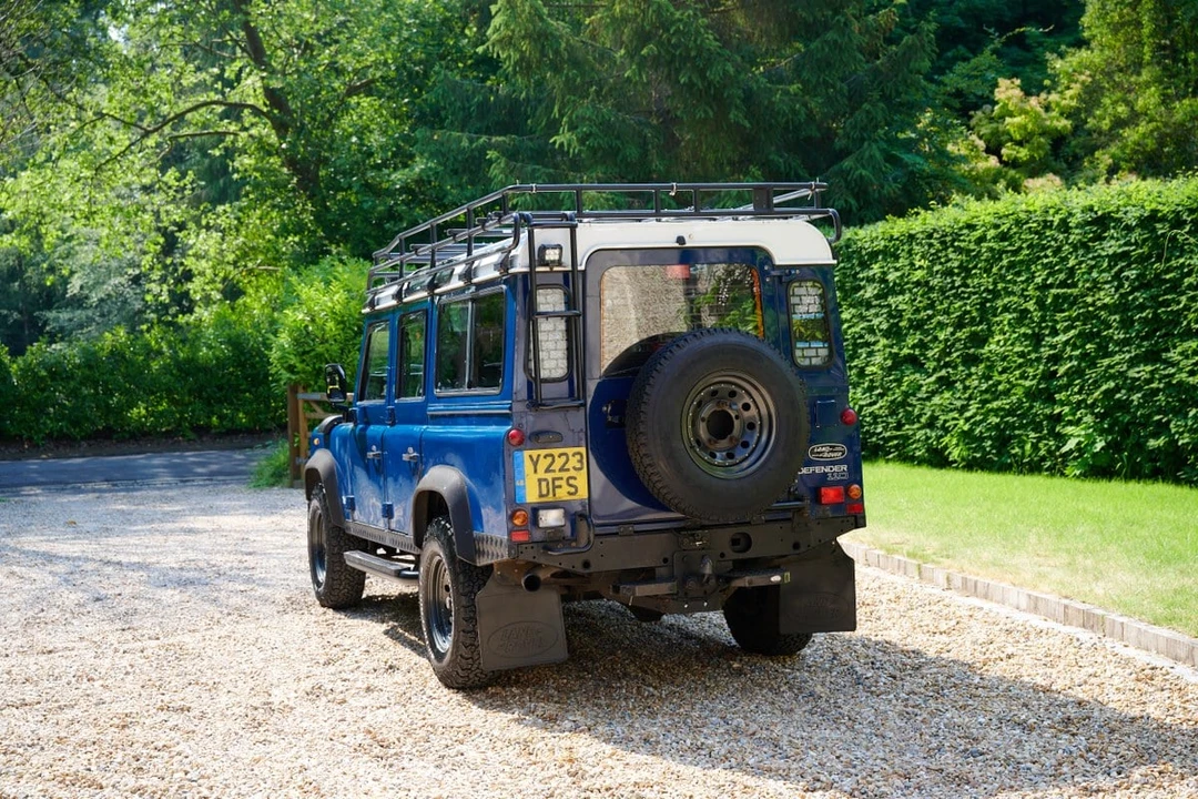 2001 Land Rover Defender 110 - Image 9 of 30