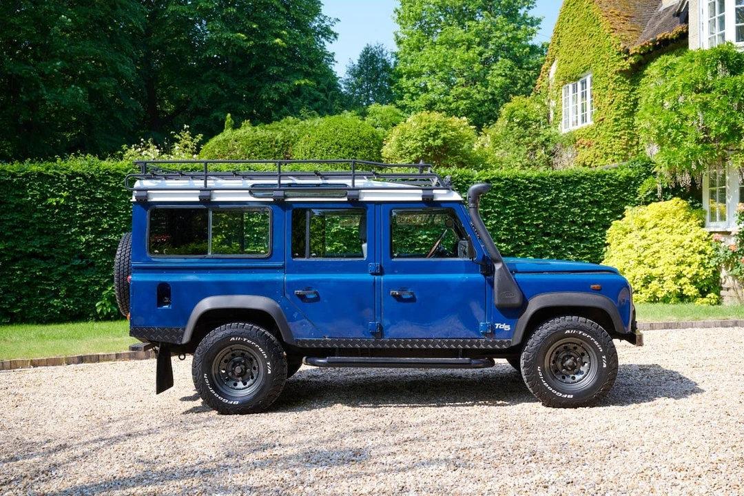 2001 Land Rover Defender 110 - Image 20 of 30