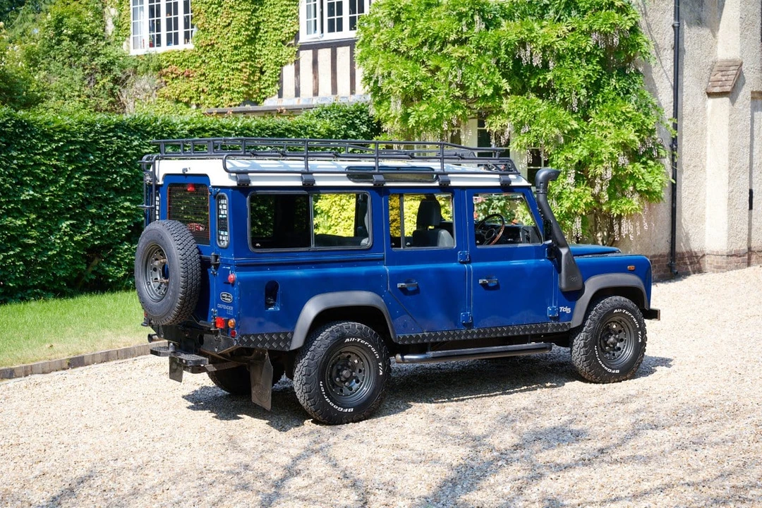 2001 Land Rover Defender 110 - Image 17 of 30