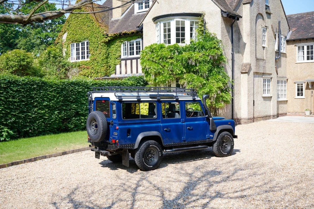 2001 Land Rover Defender 110 - Image 16 of 30