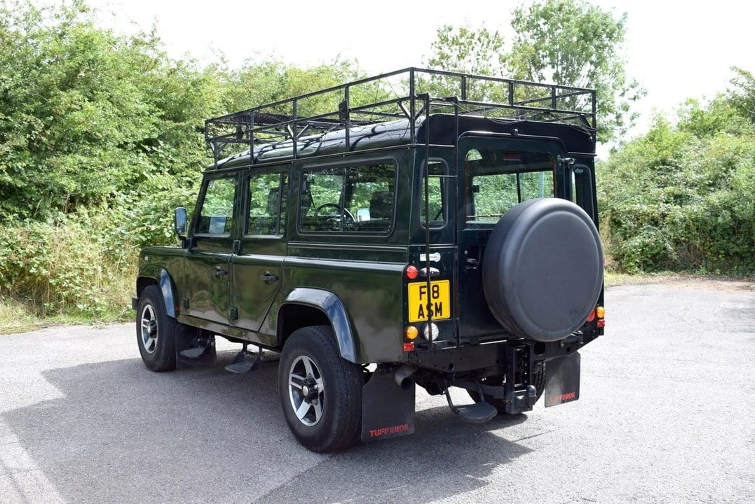 2001 Land Rover Defender 110 - Image 11 of 30