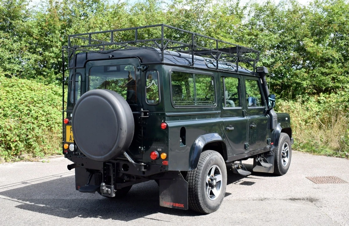 2001 Land Rover Defender 110 - Image 4 of 30