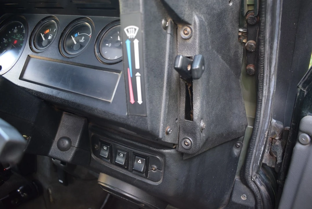 2001 Land Rover Defender 110 - Image 22 of 30