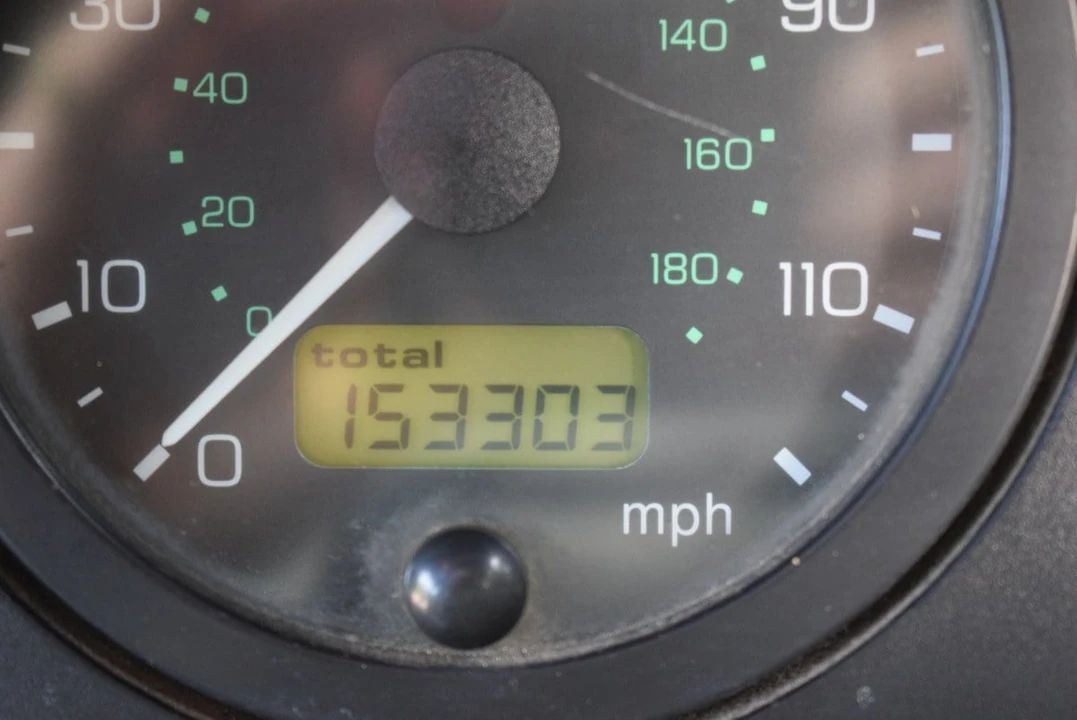2001 Land Rover Defender 110 - Image 29 of 30