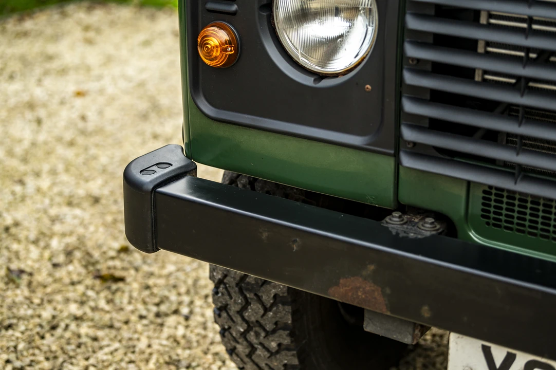 2001 Land Rover Defender 110 - Image 24 of 31