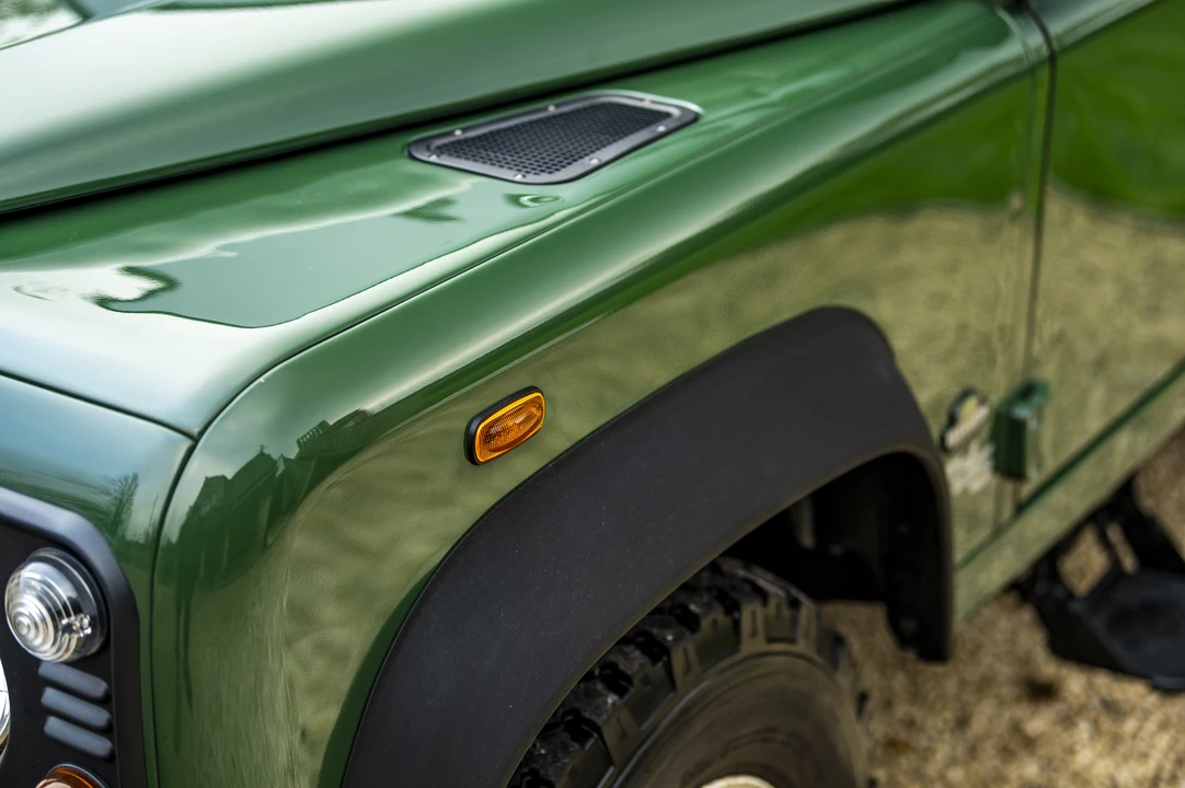 2001 Land Rover Defender 110 - Image 27 of 31