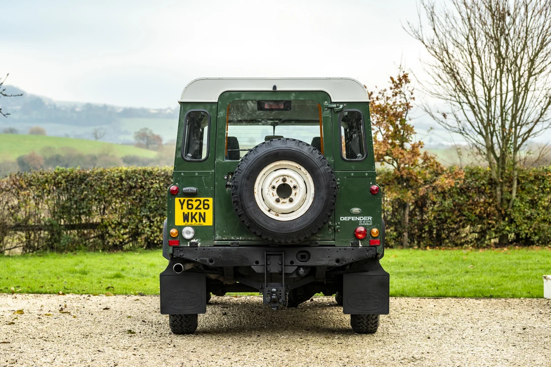 2001 Land Rover Defender 110 - Image 15 of 31