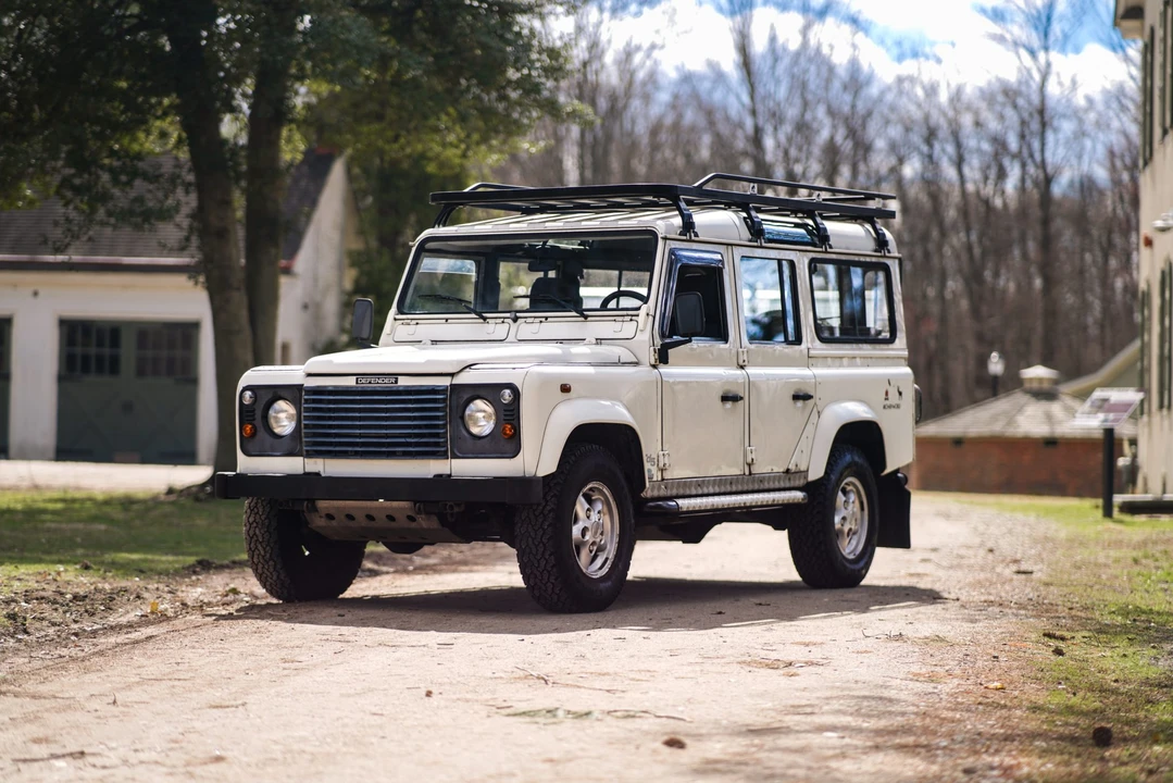2001 Land Rover Defender 110 - Image 14 of 31