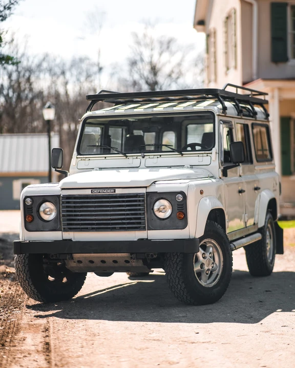 2001 Land Rover Defender 110 - Image 2 of 31