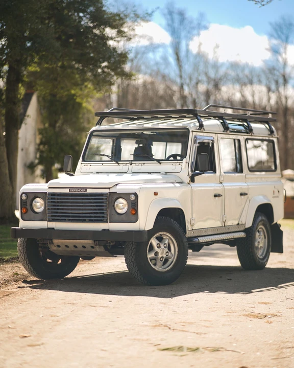 2001 Land Rover Defender 110 - Image 8 of 31