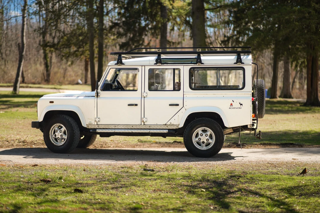 2001 Land Rover Defender 110 - Image 30 of 31