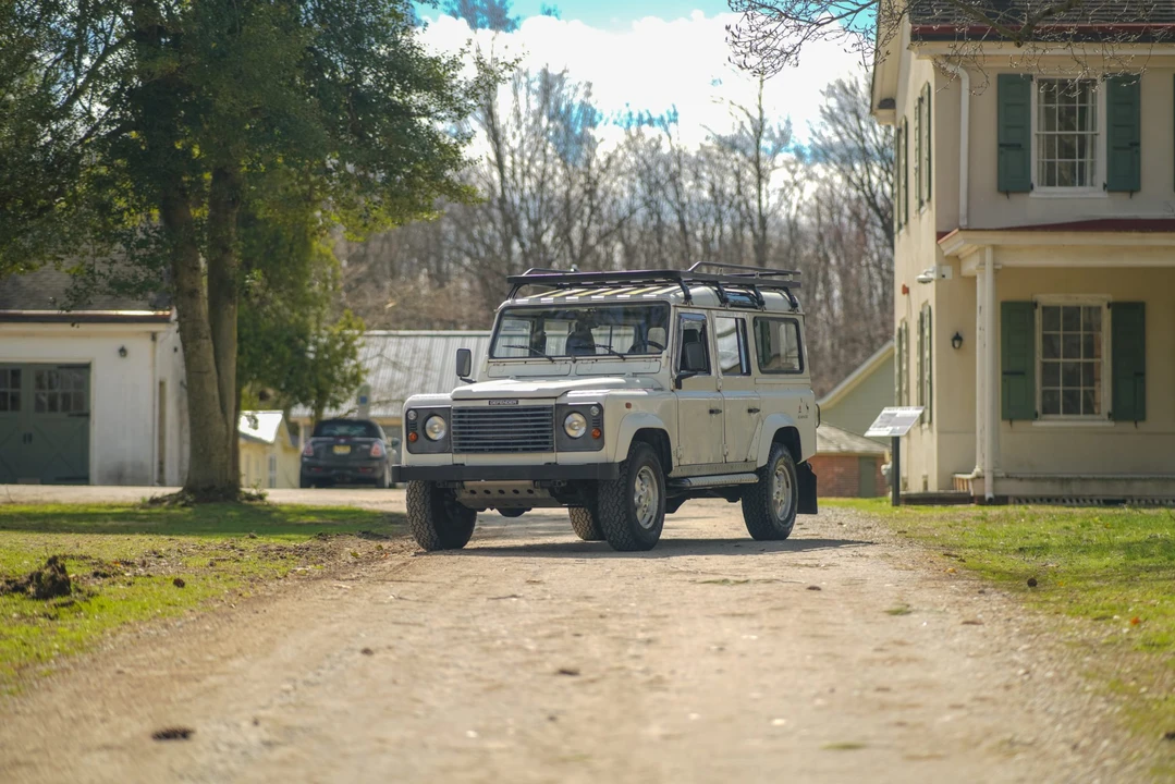 2001 Land Rover Defender 110 - Image 5 of 31