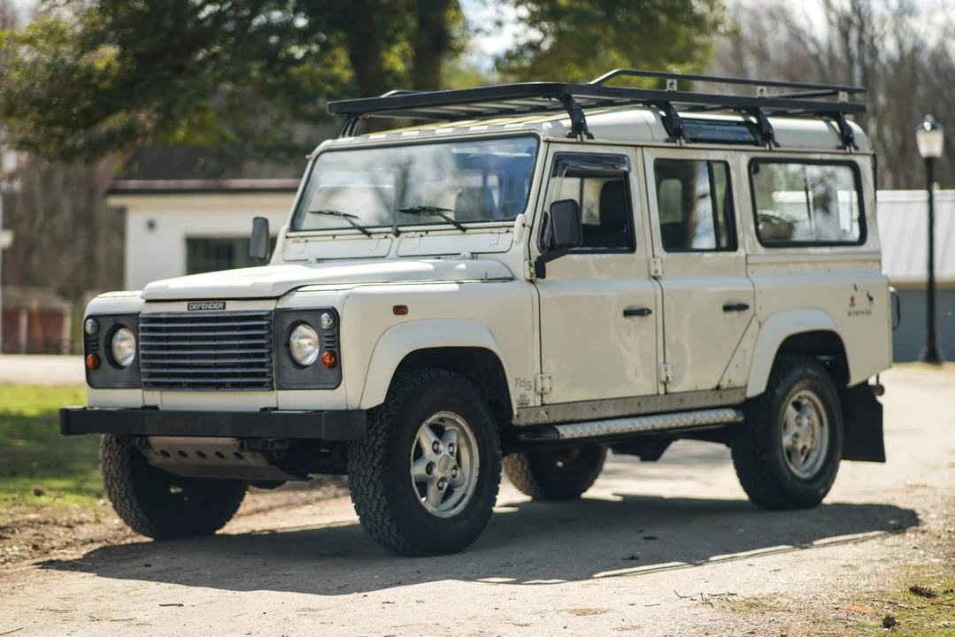 2001 Land Rover Defender 110 - Image 25 of 31