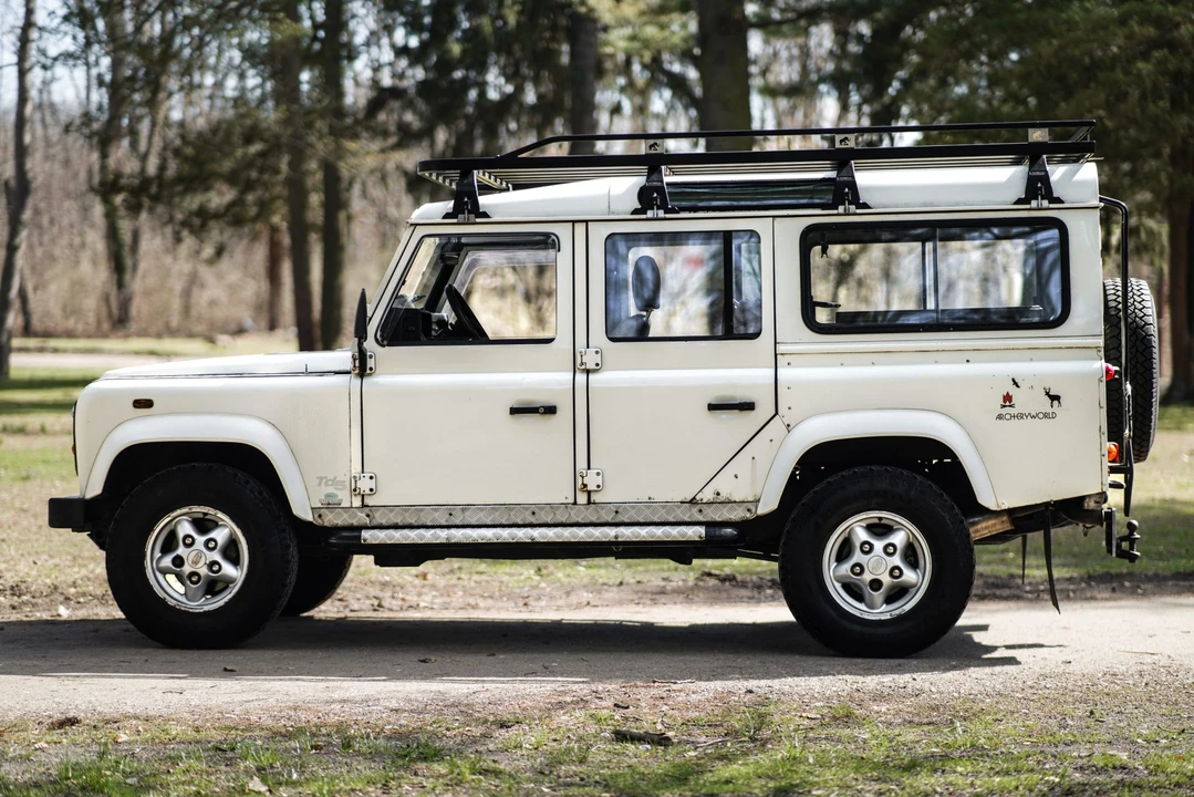 2001 Land Rover Defender 110 - Image 29 of 31