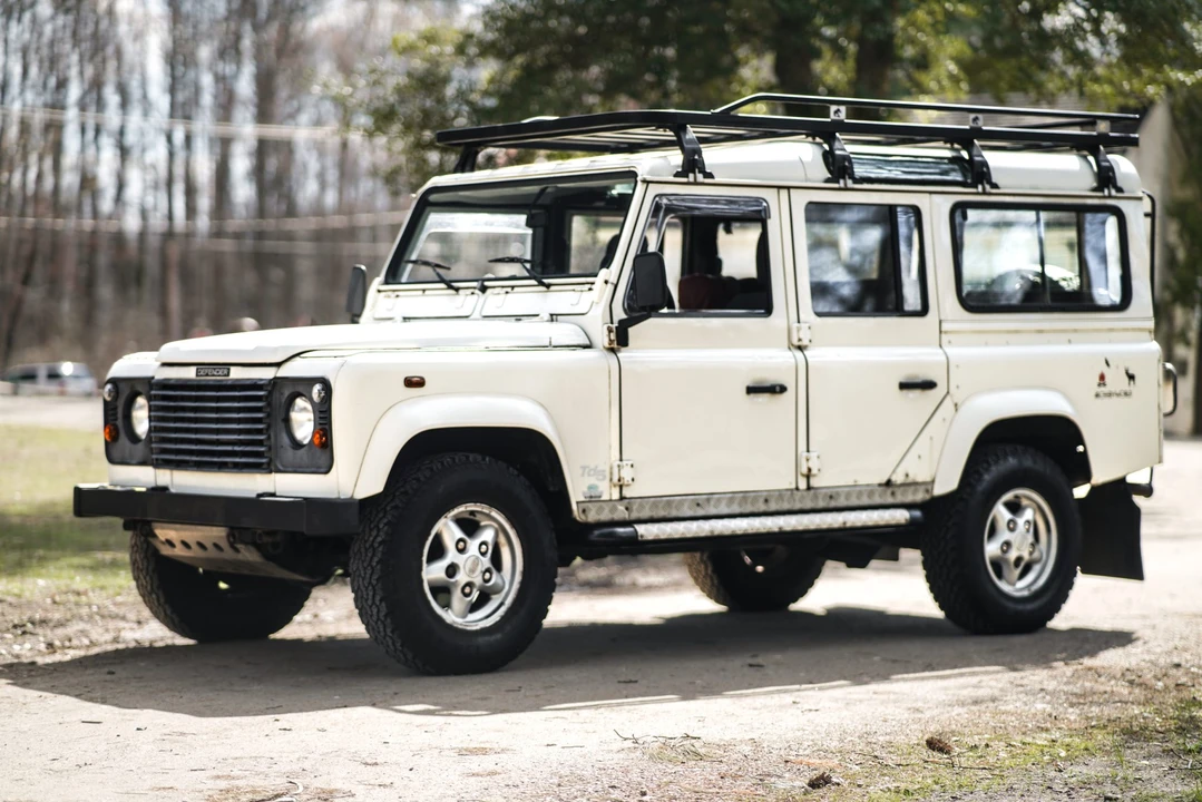 2001 Land Rover Defender 110 - Image 27 of 31
