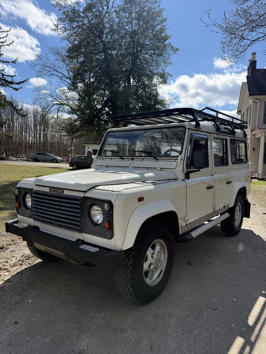 2001 Land Rover Defender 110 - Image 10 of 31