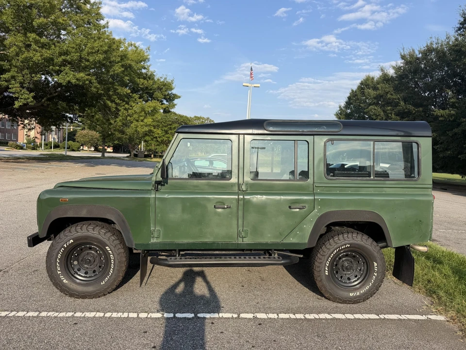 2001 Land Rover Defender 110 - Image 6 of 31