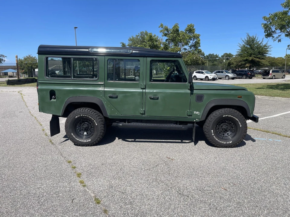 2001 Land Rover Defender 110 - Image 29 of 31