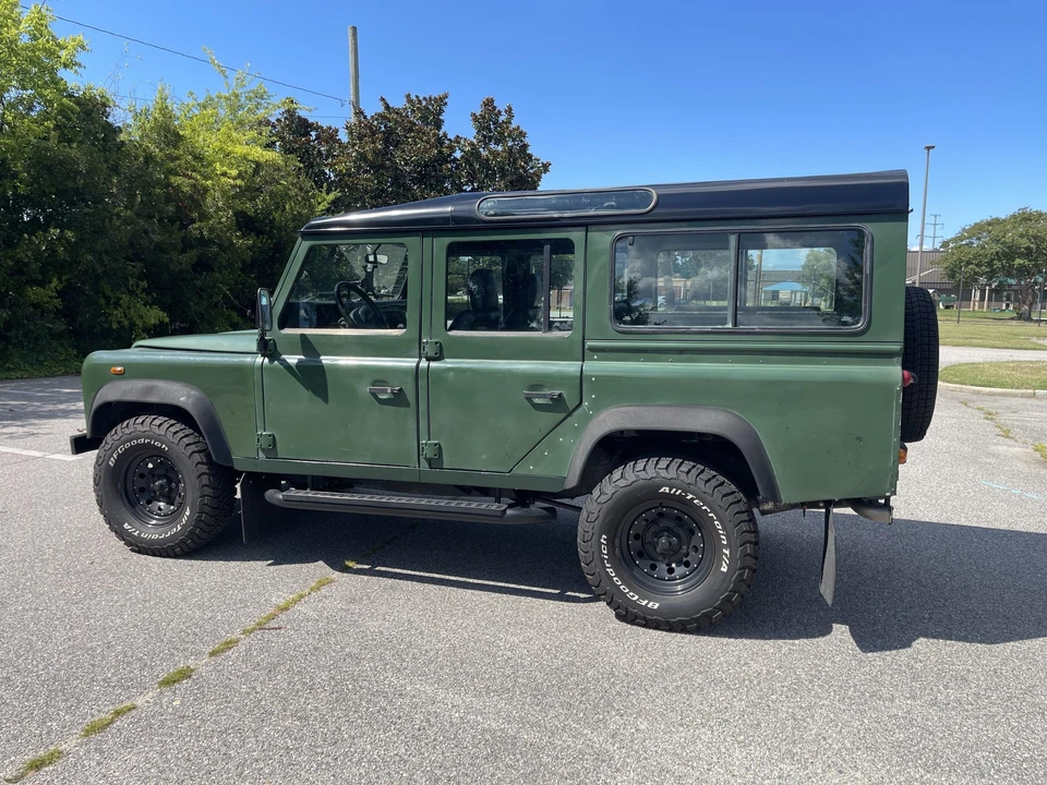 2001 Land Rover Defender 110 - Image 24 of 31