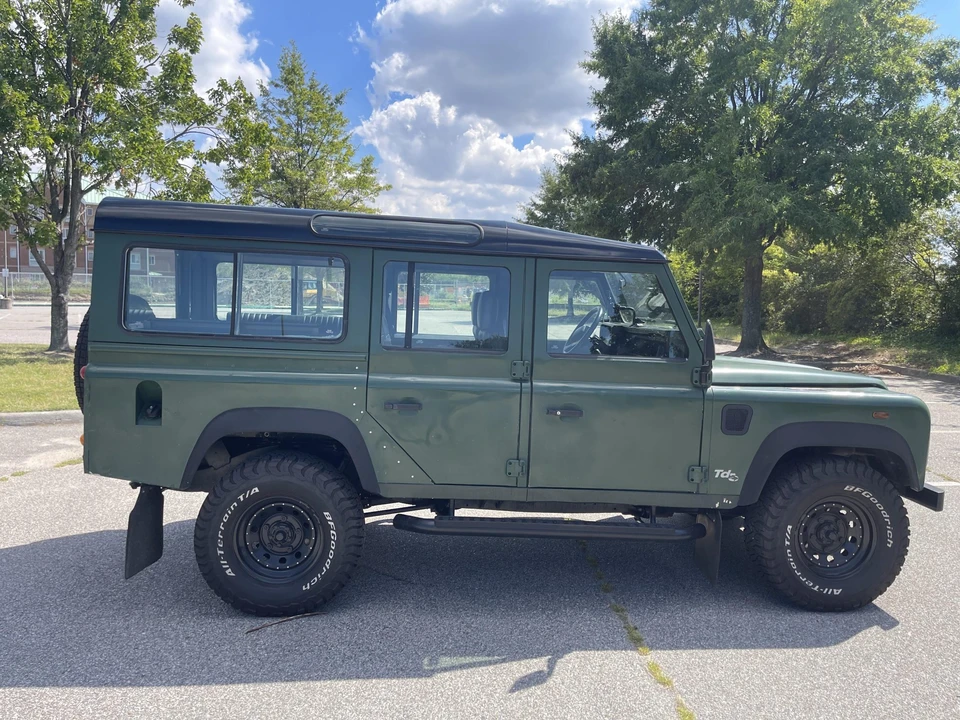 2001 Land Rover Defender 110 - Image 20 of 31