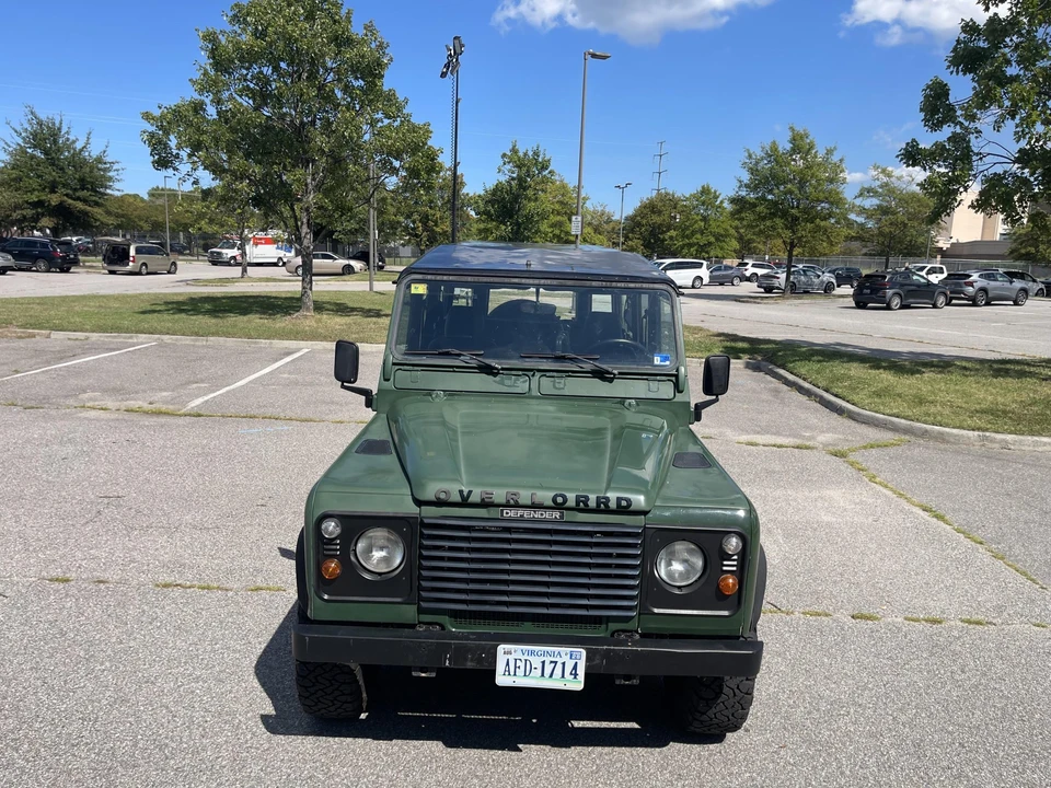 2001 Land Rover Defender 110 - Image 17 of 31