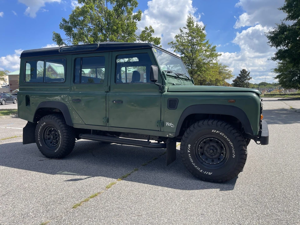2001 Land Rover Defender 110 - Image 13 of 31